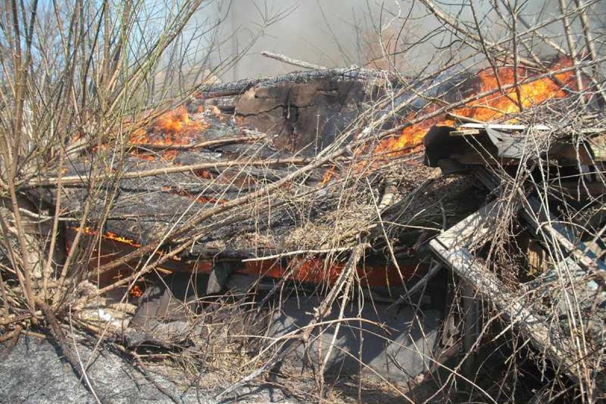 На Киевщине спасатели ликвидировали пожар частной постройки На Киевщине спасатели ликвидировали пожар частной постройки
