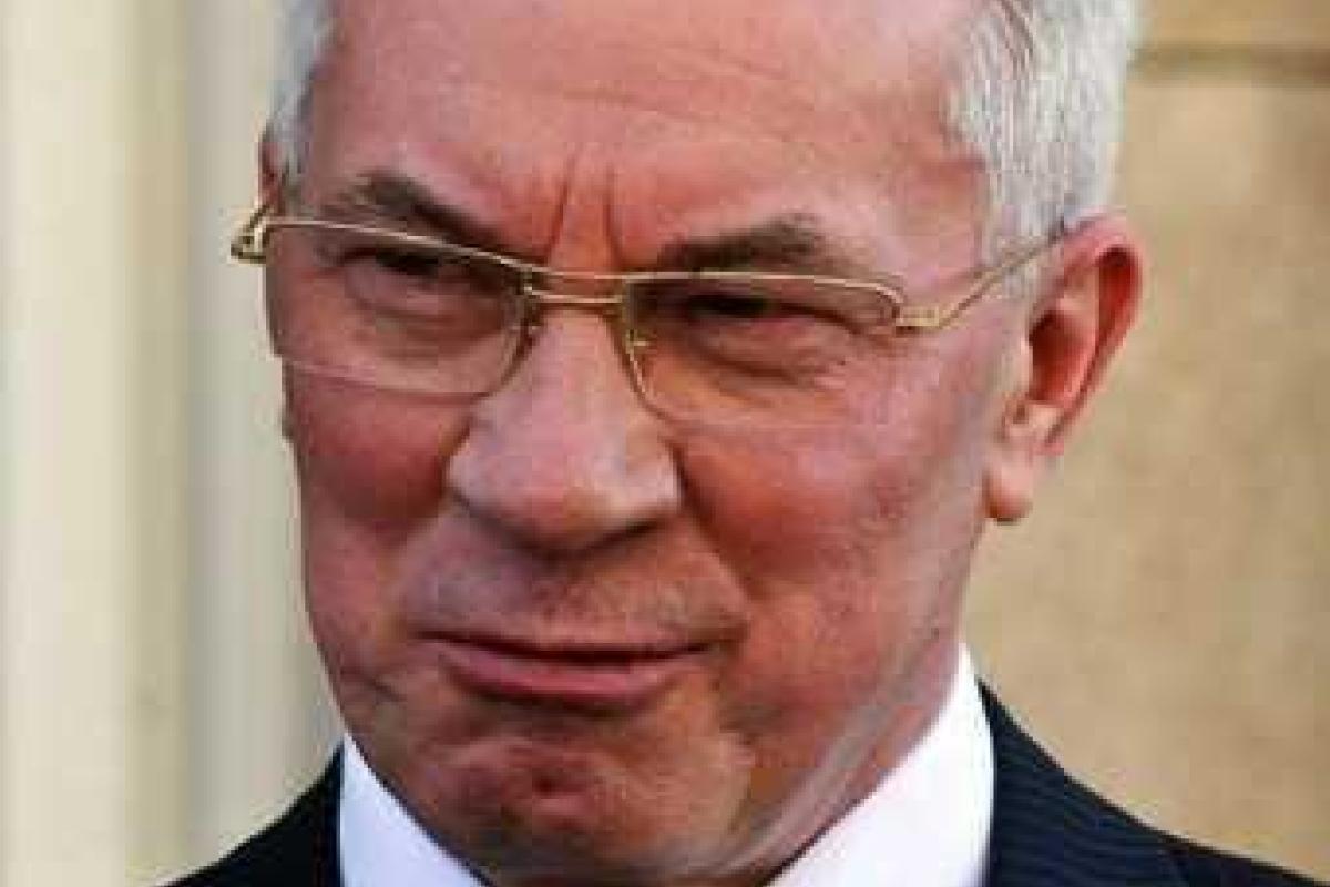 Азаров 6 лет незаконно получал пенсию Азаров 6 лет незаконно получал пенсию