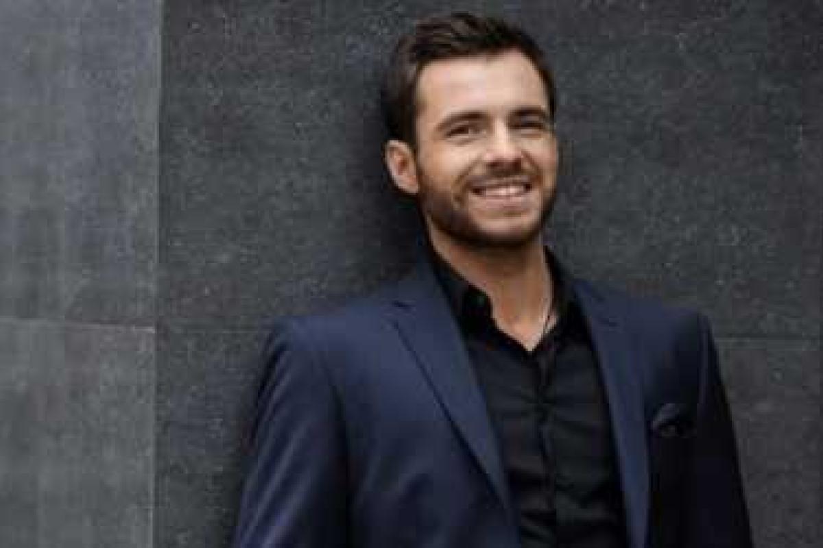 Холостяк Сергей Мельник «застукал» девушек без макияжа Холостяк Сергей Мельник «застукал» девушек без макияжа