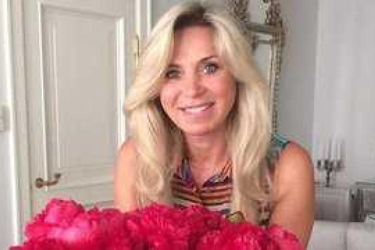 Жена Юдашкина оборудовала казино в своей квартире Жена Юдашкина оборудовала казино в своей квартире