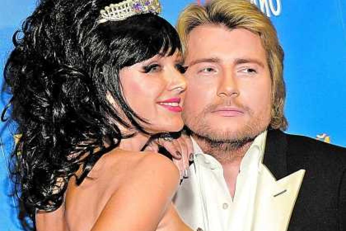 Певица Натали разошлась с Басковым Певица Натали разошлась с Басковым