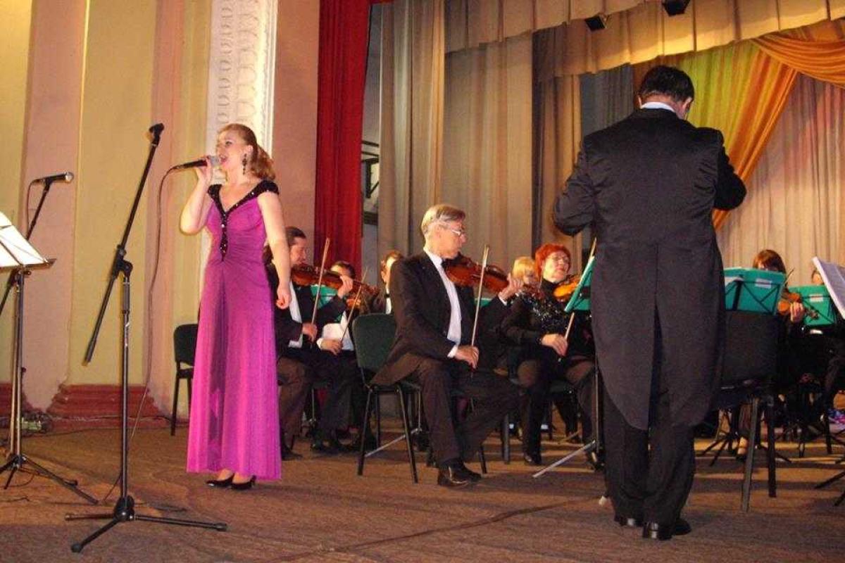 Государственный эстрадно-симфонический оркестр Украины выступил перед военными и жителями Краматорска