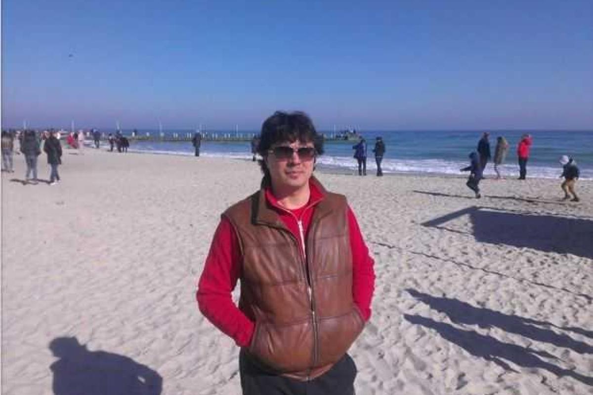 Одесский волонтер, в которого выпустили 6 пуль, скончался в больнице Одесский волонтер, в которого выпустили 6 пуль, скончался в больнице