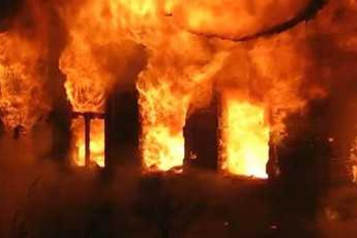 На Полтавщине заживо сгорели в своей постели мужчина и женщина На Полтавщине заживо сгорели в своей постели мужчина и женщина