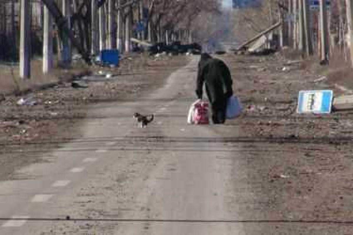 Жители Донецка в Поминальный день боятся идти на кладбище