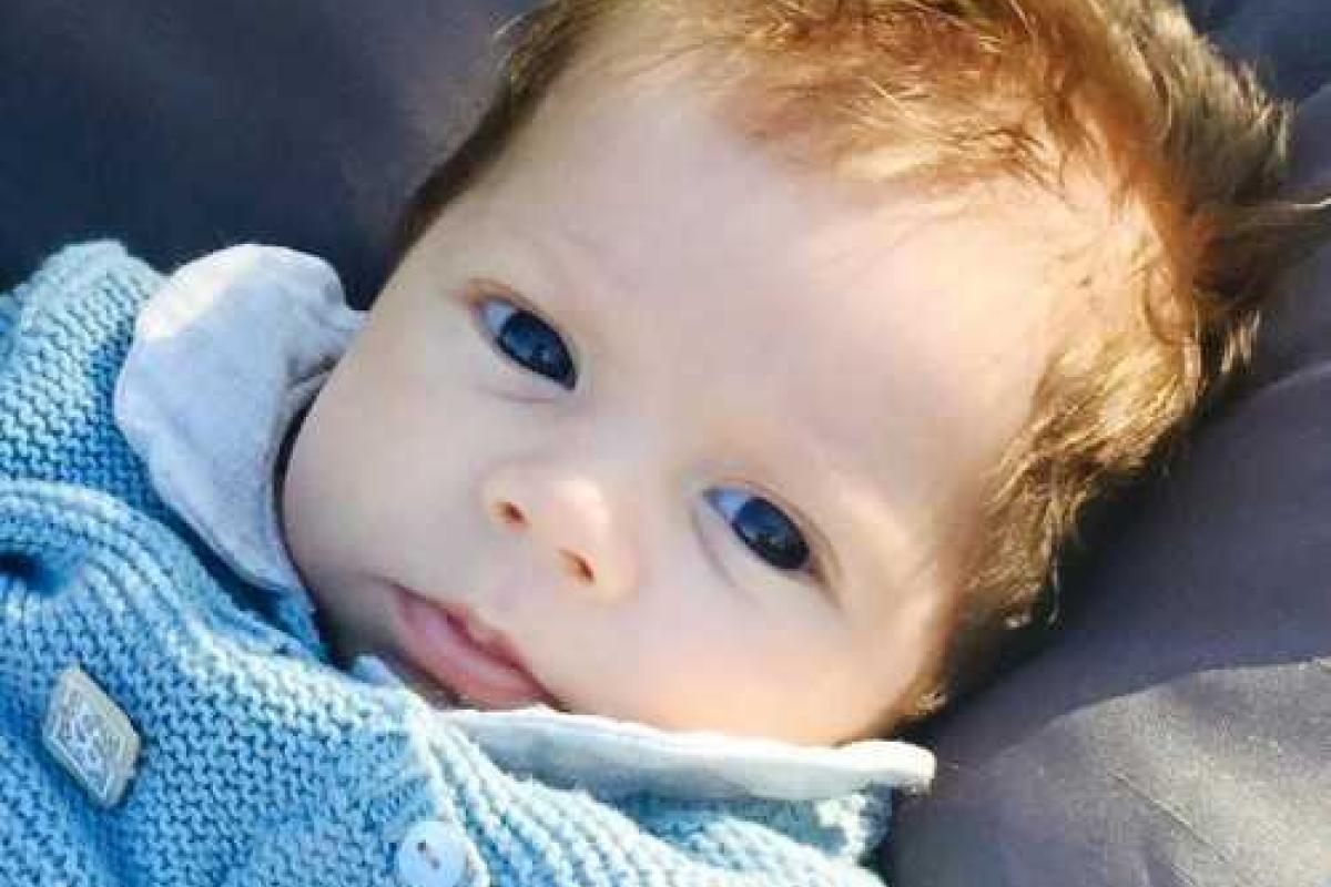 Шакира показала двухмесячного сына Сашу Шакира показала двухмесячного сына Сашу