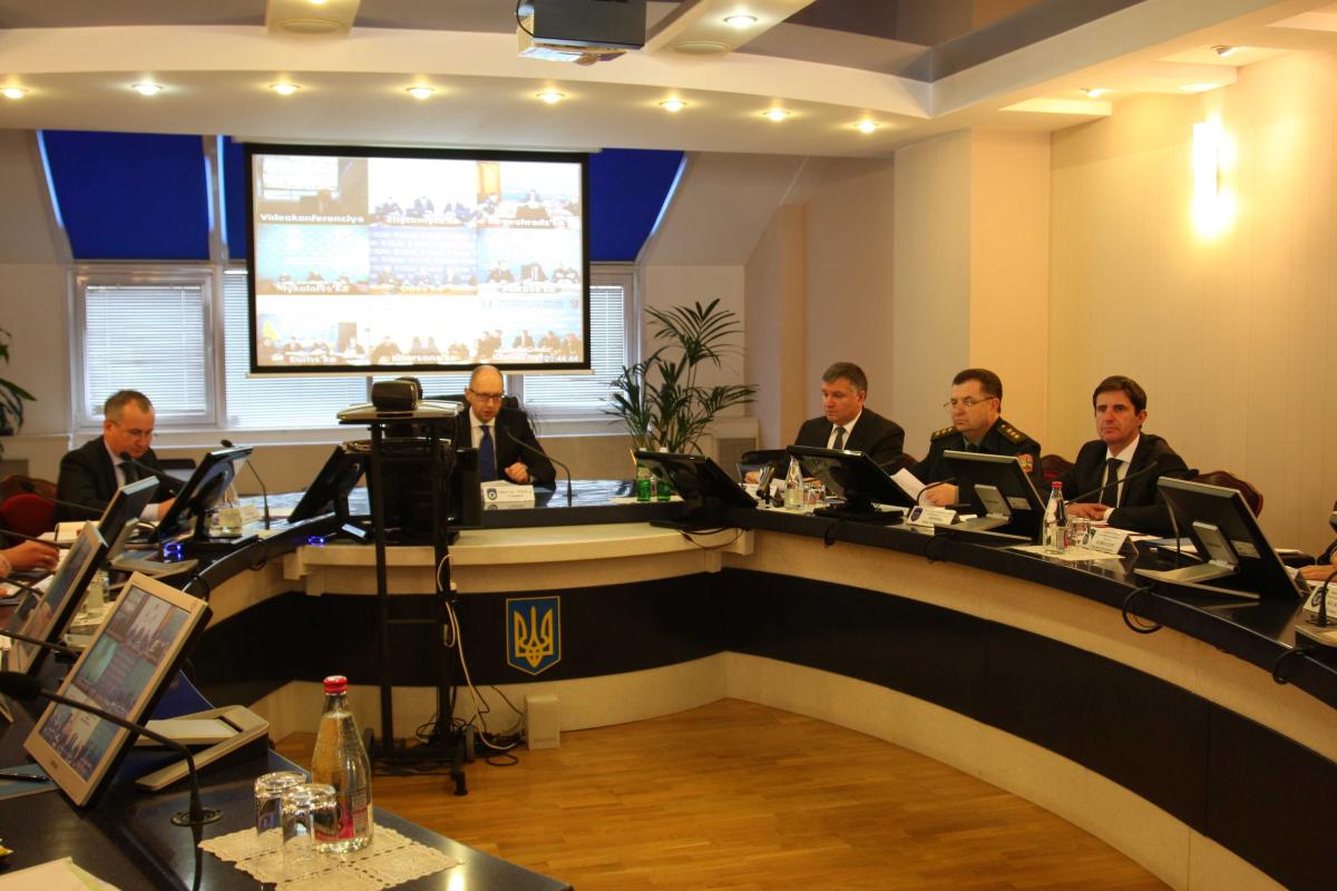 Пиротехники обезвредили уже более 34 тысяч боеприпасов на востоке Украины, - Шкиряк