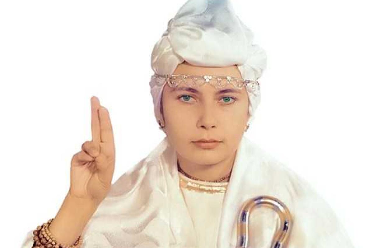 Мария Дэви Христос 20 лет спустя борется против «киевской хунты» и поддерживает «Новороссию» Мария Дэви Христос 20 лет спустя борется против «киевской хунты» и поддерживает «Новороссию»