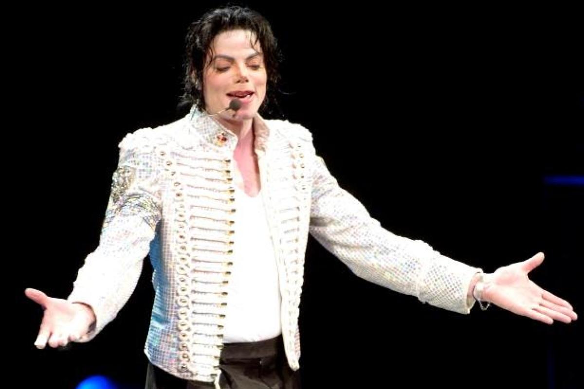 Покойного Майкла Джексона снова обвиняют в растлении несовершеннолетних