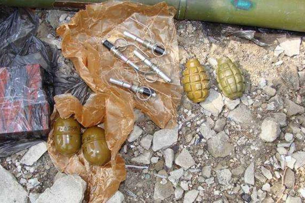 На Луганщине рядом с химическим заводом обнаружено хранилище с взрывчаткой и оружием