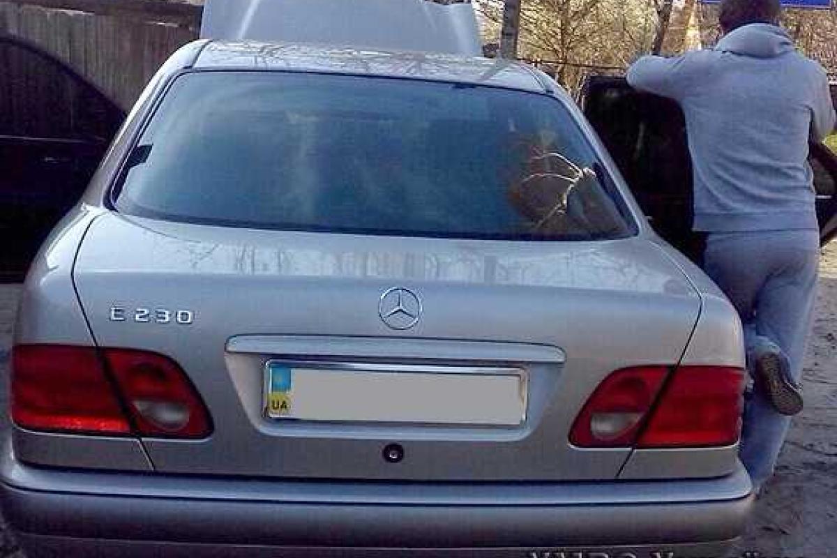 На Волыни задержали авто с поддельными номерами