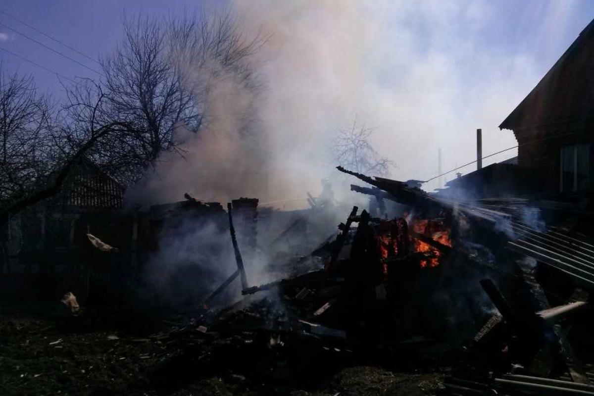 На Киевщине спасатели ликвидировали возгорание хозяйственной постройки На Киевщине спасатели ликвидировали возгорание хозяйственной постройки