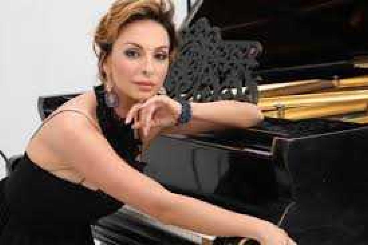 У Екатерины Варнавы появился воздыхатель У Екатерины Варнавы появился воздыхатель