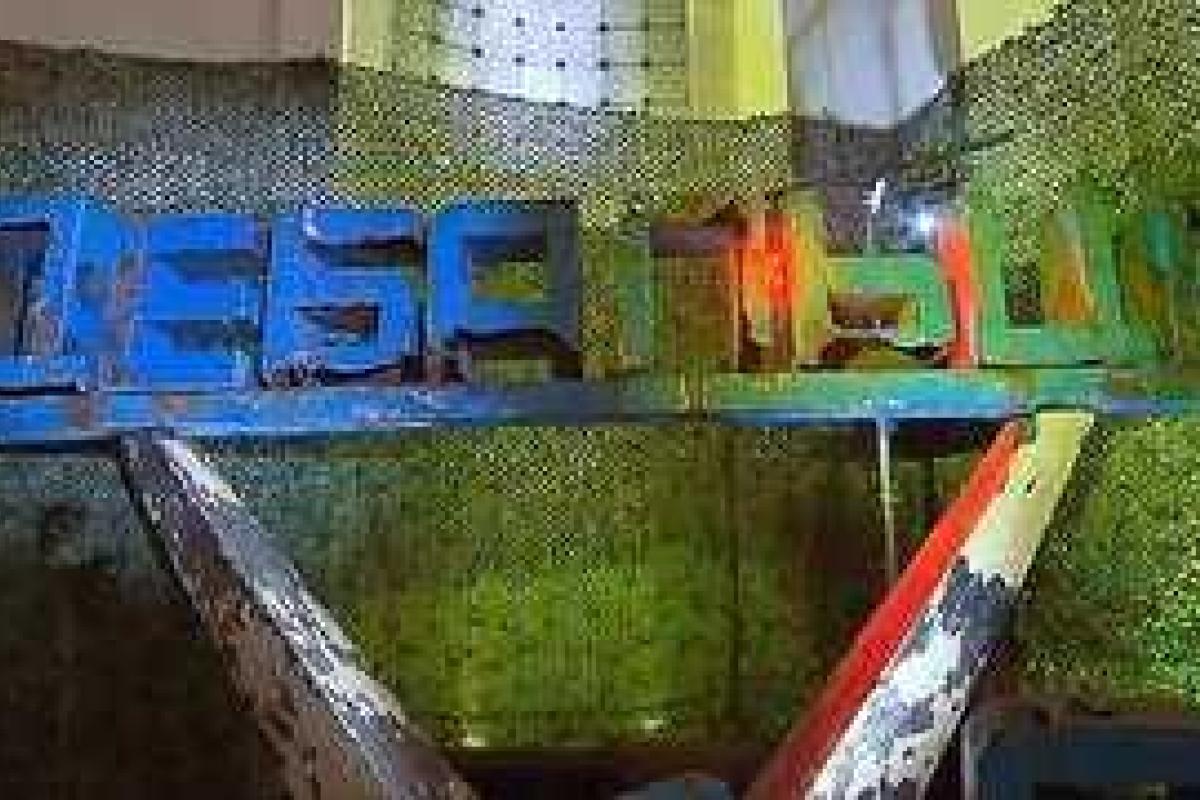 В Москву привезли спиленную стелу из Дебальцево