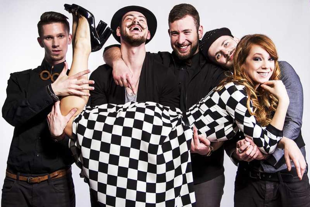 Светлана Тарабарова и Клей Угрюмого презентуют совместную песню Светлана Тарабарова и Клей Угрюмого презентуют совместную песню