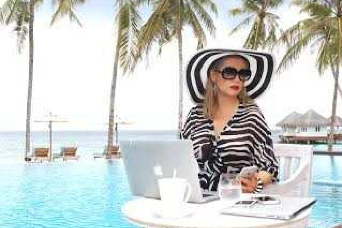 Лена Ленина решила заняться строительством на Мальдивах Лена Ленина решила заняться строительством на Мальдивах