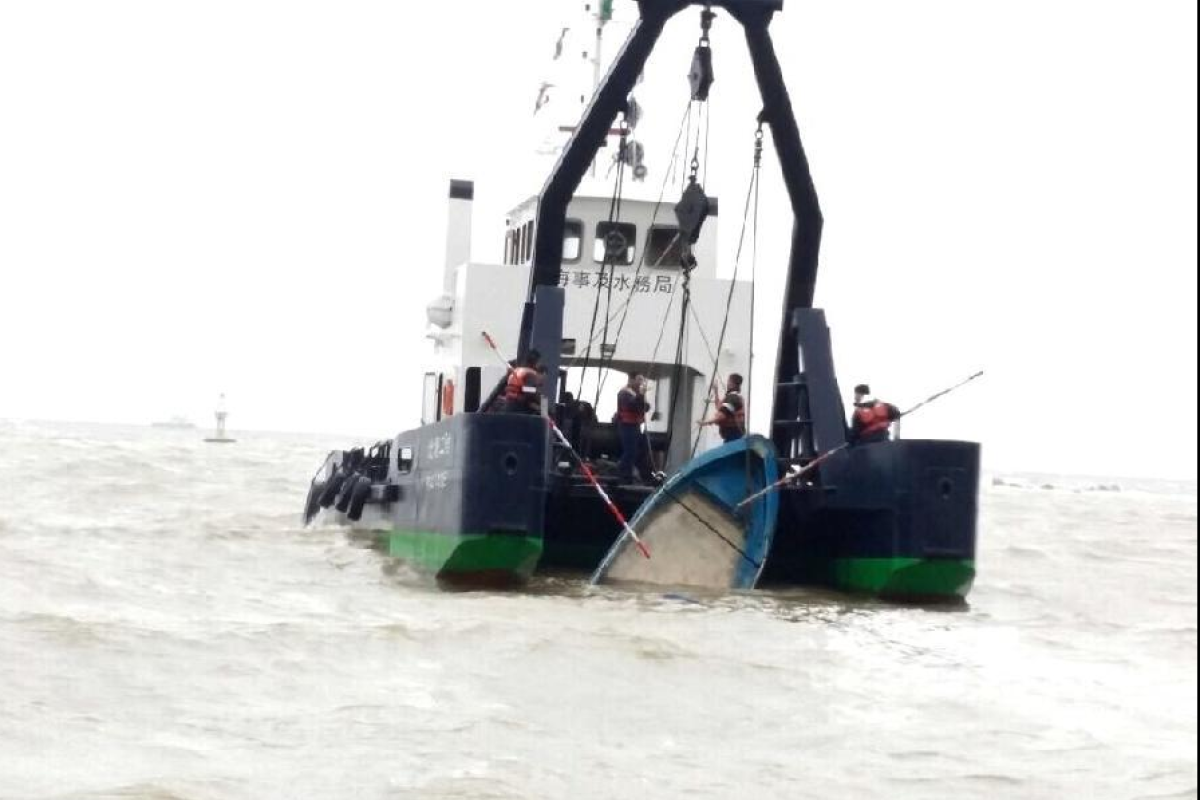 В России замгубернатора ХМАО Ермошин ночью выпал из катера и пропал