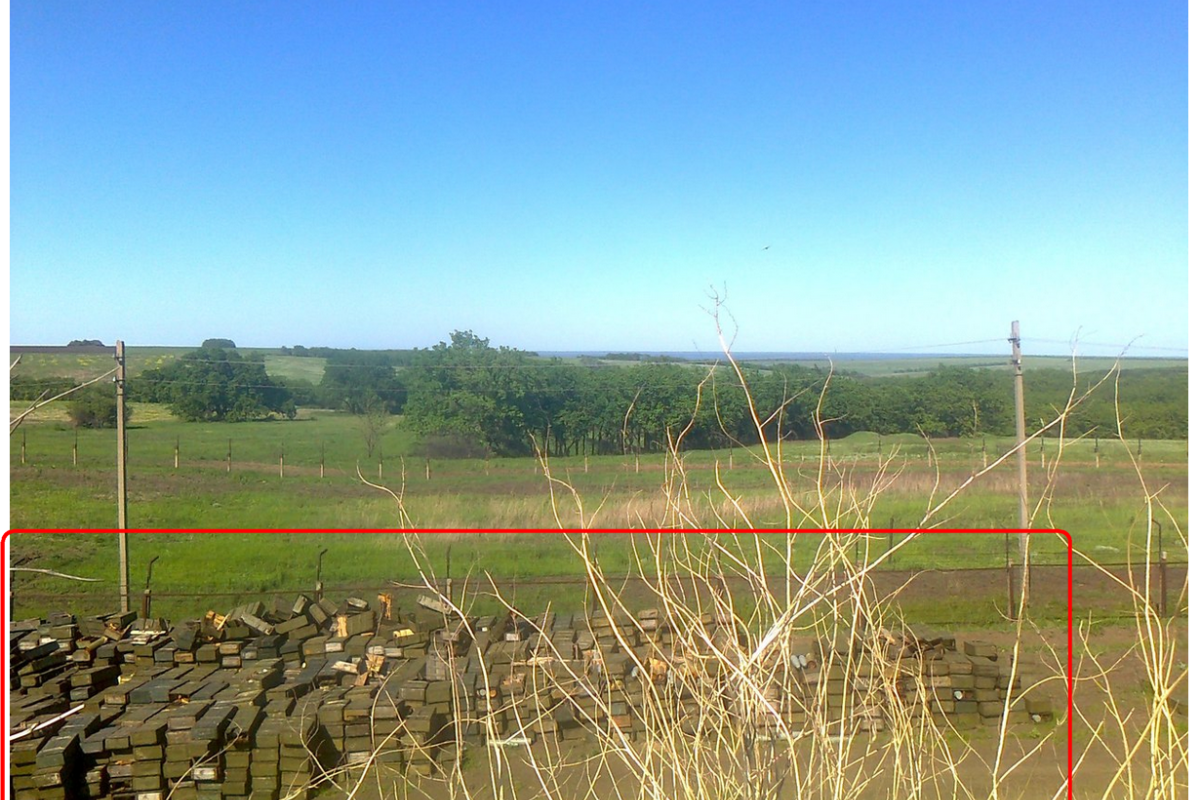 В Суходольске под открытым небом лежит огромное количество боеприпасов