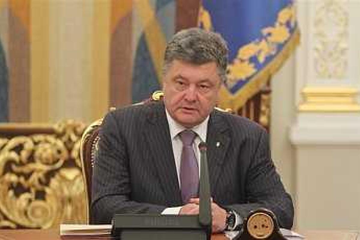 Порошенко подписал указ об усилении обороноспособности Украины Порошенко подписал указ об усилении обороноспособности Украины