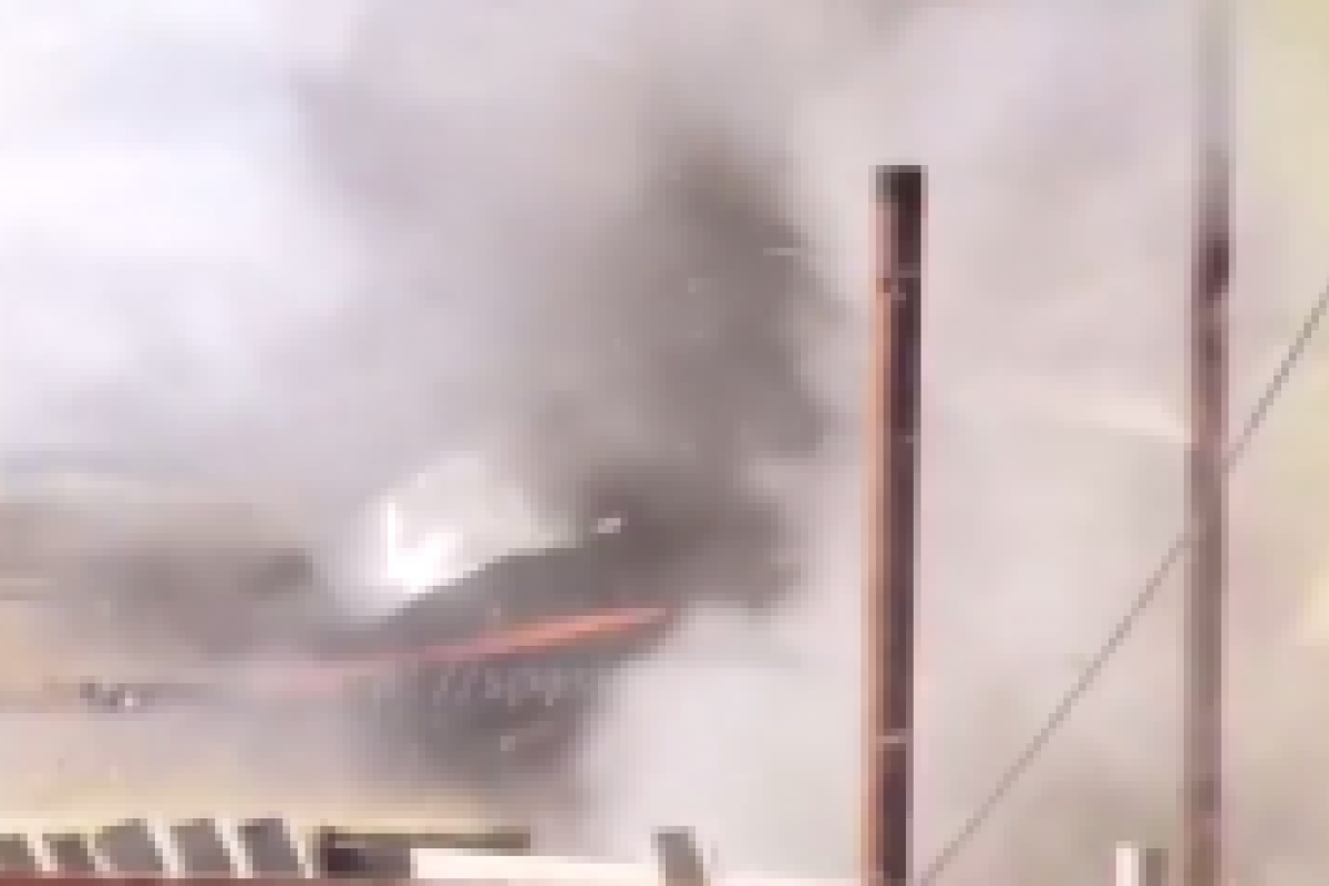 Cнаряд, выпущенный украинскими военными, ранил пророссийского боевика - видео