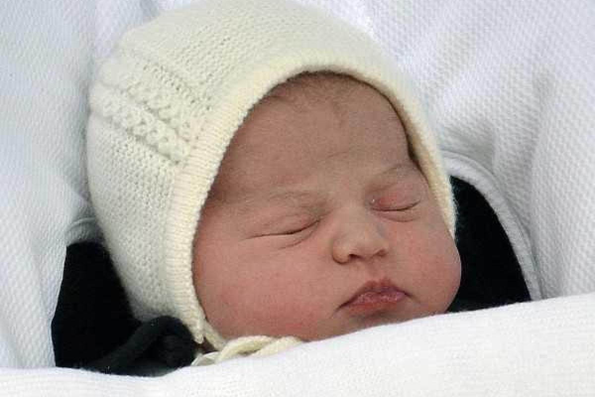 Эксперты показали как будет выглядеть принцесса Шарлотта в 18 лет Эксперты показали как будет выглядеть принцесса Шарлотта в 18 лет