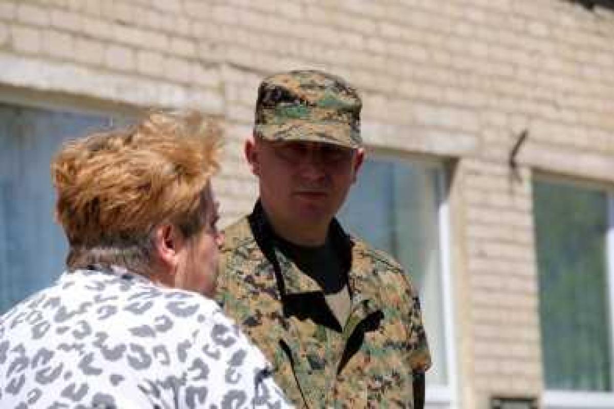 Глава милиции области поручил нардепу помочь жителям Чермалыка Глава милиции области поручил нардепу помочь жителям Чермалыка