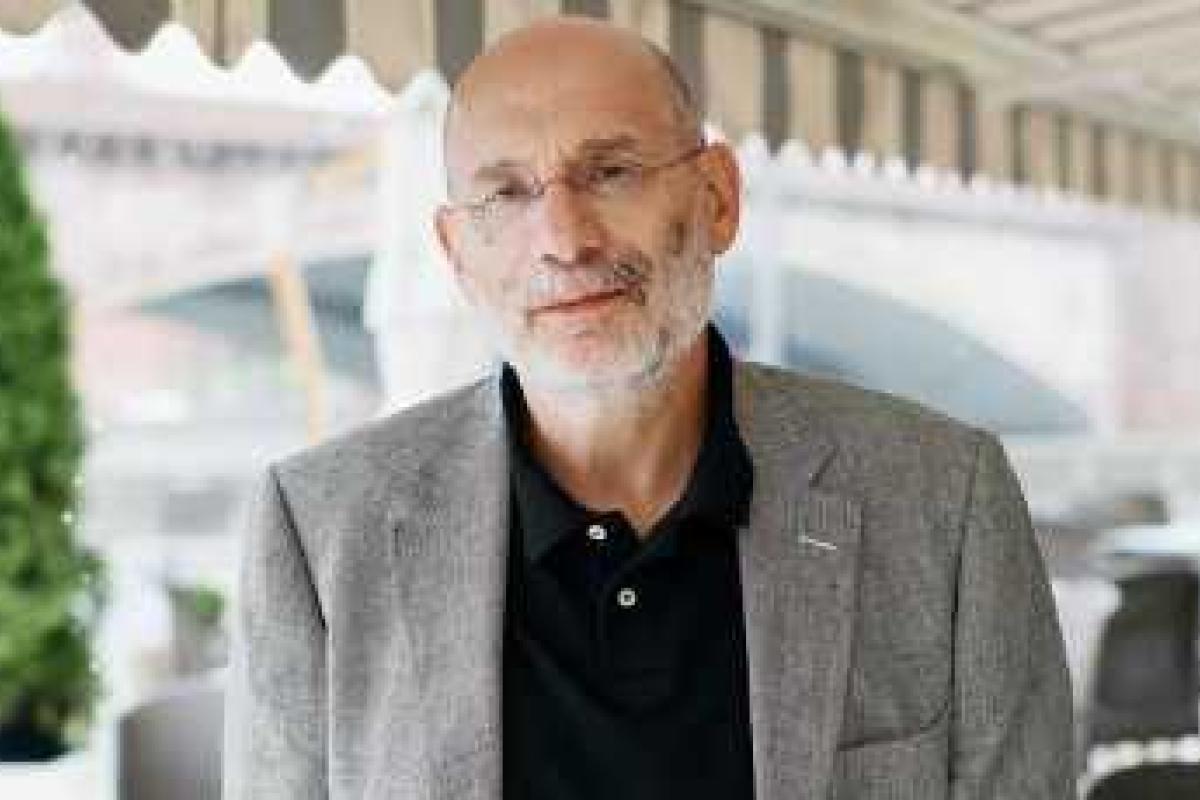 Конечная точка этого маршрута - падение бездарного режима, - Акунин