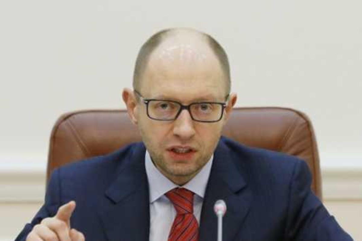 Яценюк напомнил Путину, как закончил Гитлер Яценюк напомнил Путину, как закончил Гитлер