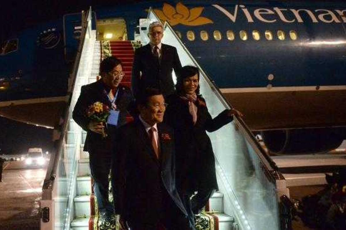 Лидер Вьетнама приехал к Путину с «колорадской» лентой