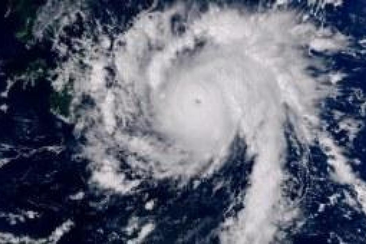 На Филиппины обрушился мощный тайфун "Ноул"