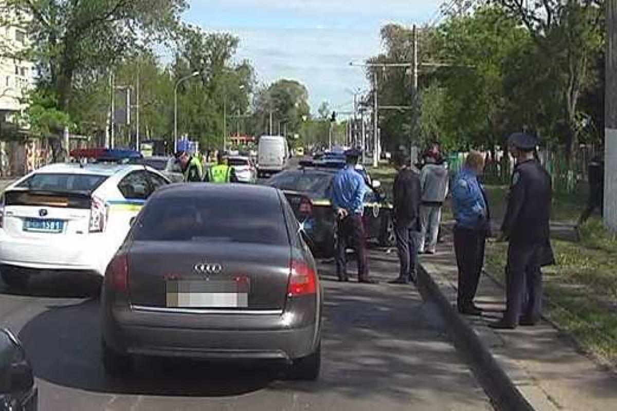 В Одессе задержали злоумышленников, перевозивших в автомобиле хулиганское снаряжение В Одессе задержали злоумышленников, перевозивших в автомобиле хулиганское снаряжение