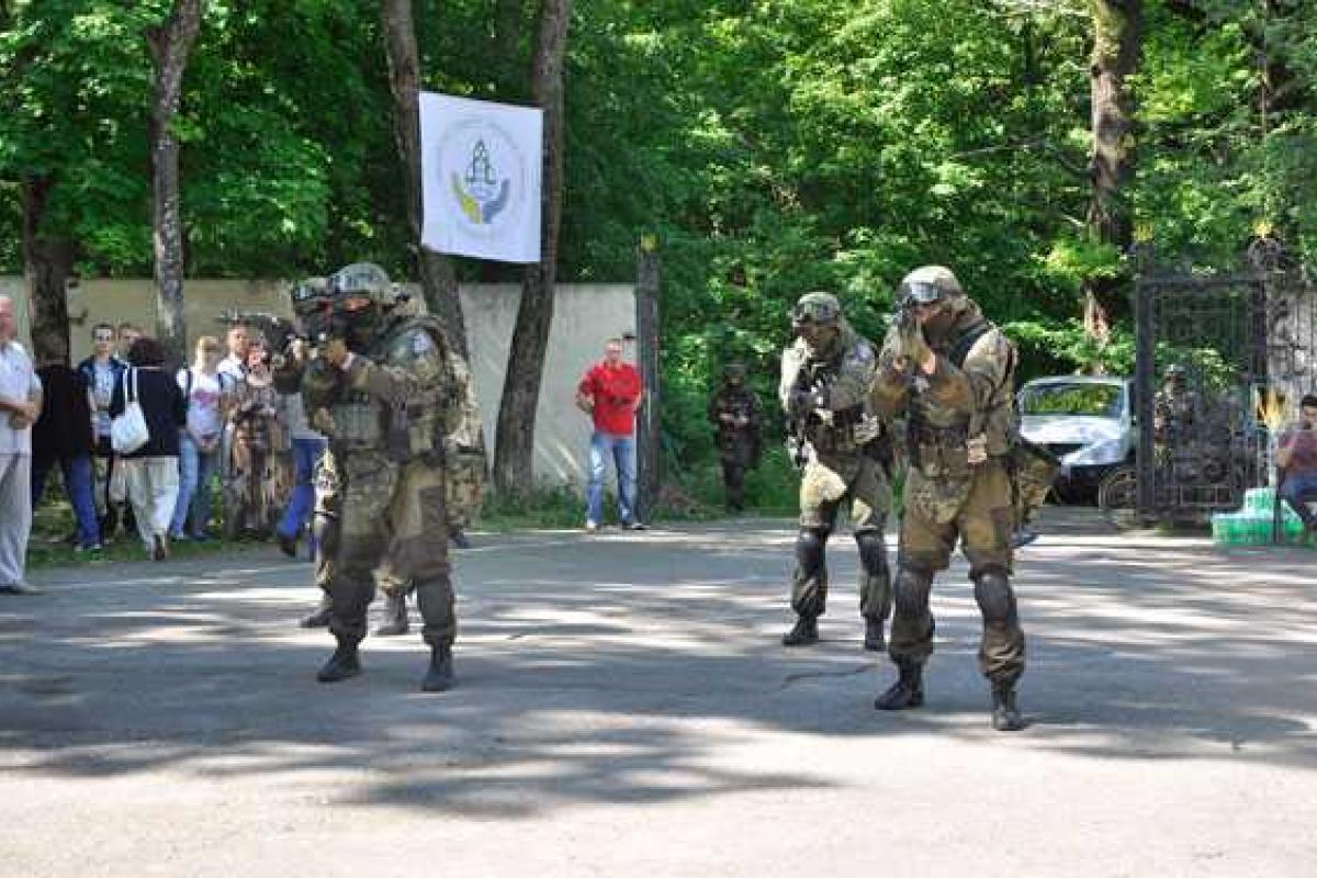 В Харькове прошел 1-й областной слет волонтерских студенческих отрядов В Харькове прошел 1-й областной слет волонтерских студенческих отрядов