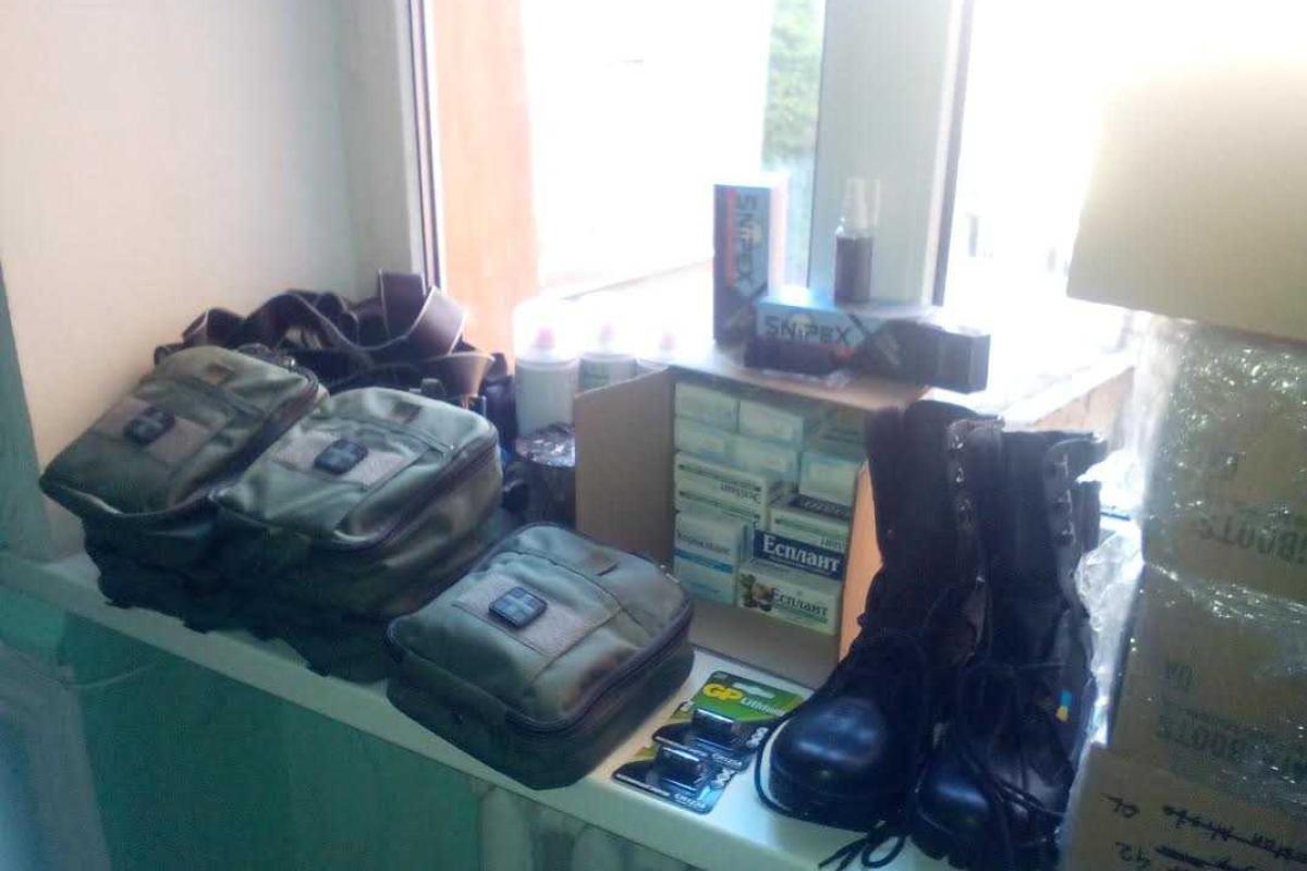 Харьковские волонтеры передали гуманитарную помощь "киборгам"