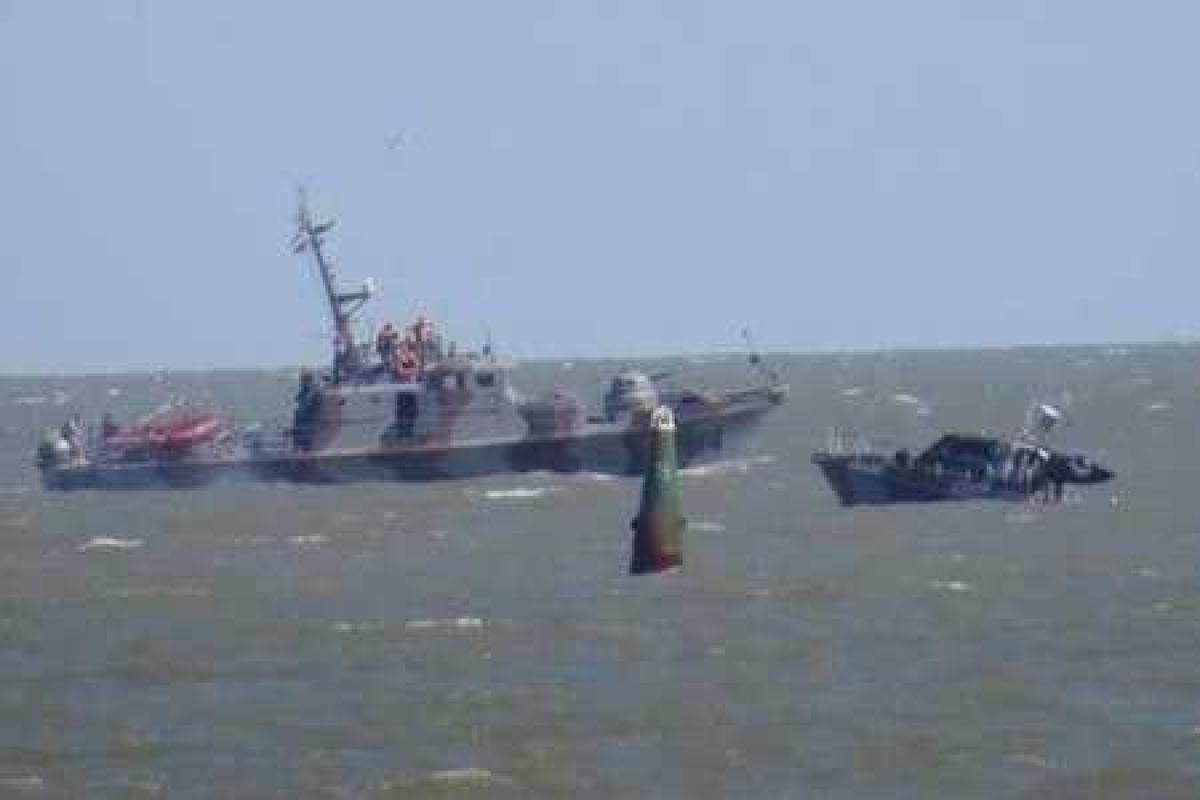 Под Мариуполем нашли фрагменты тела погибшего командира пограничного катера Под Мариуполем нашли фрагменты тела погибшего командира пограничного катера