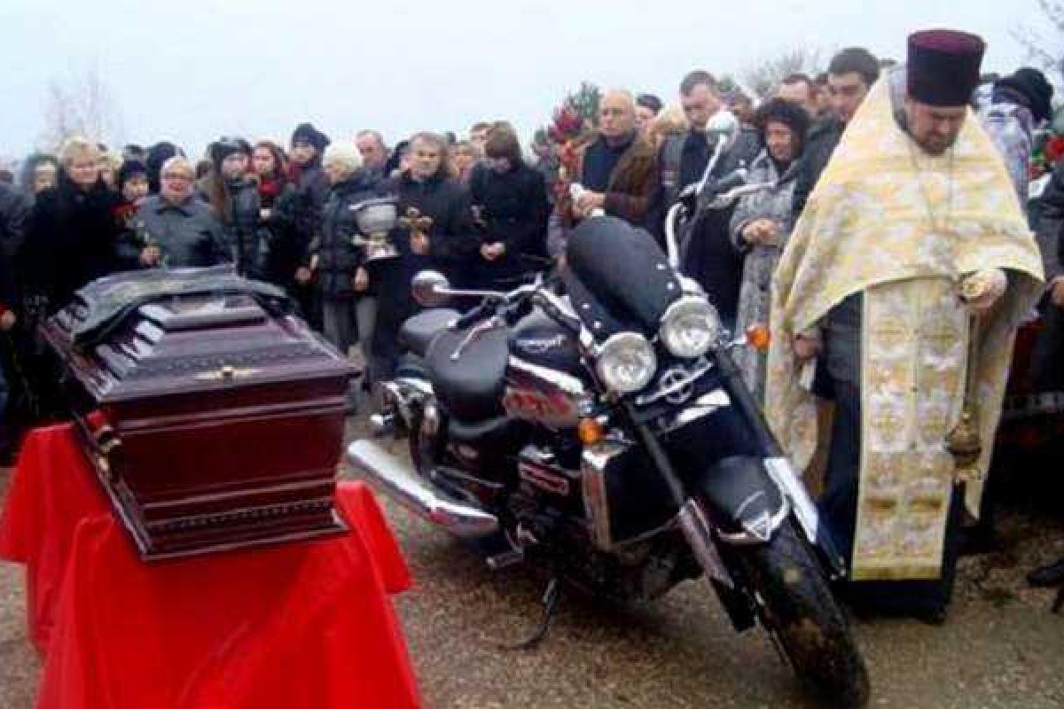 В Алуште депутат застрелил байкера и расчленил его тело В Алуште депутат застрелил байкера и расчленил его тело