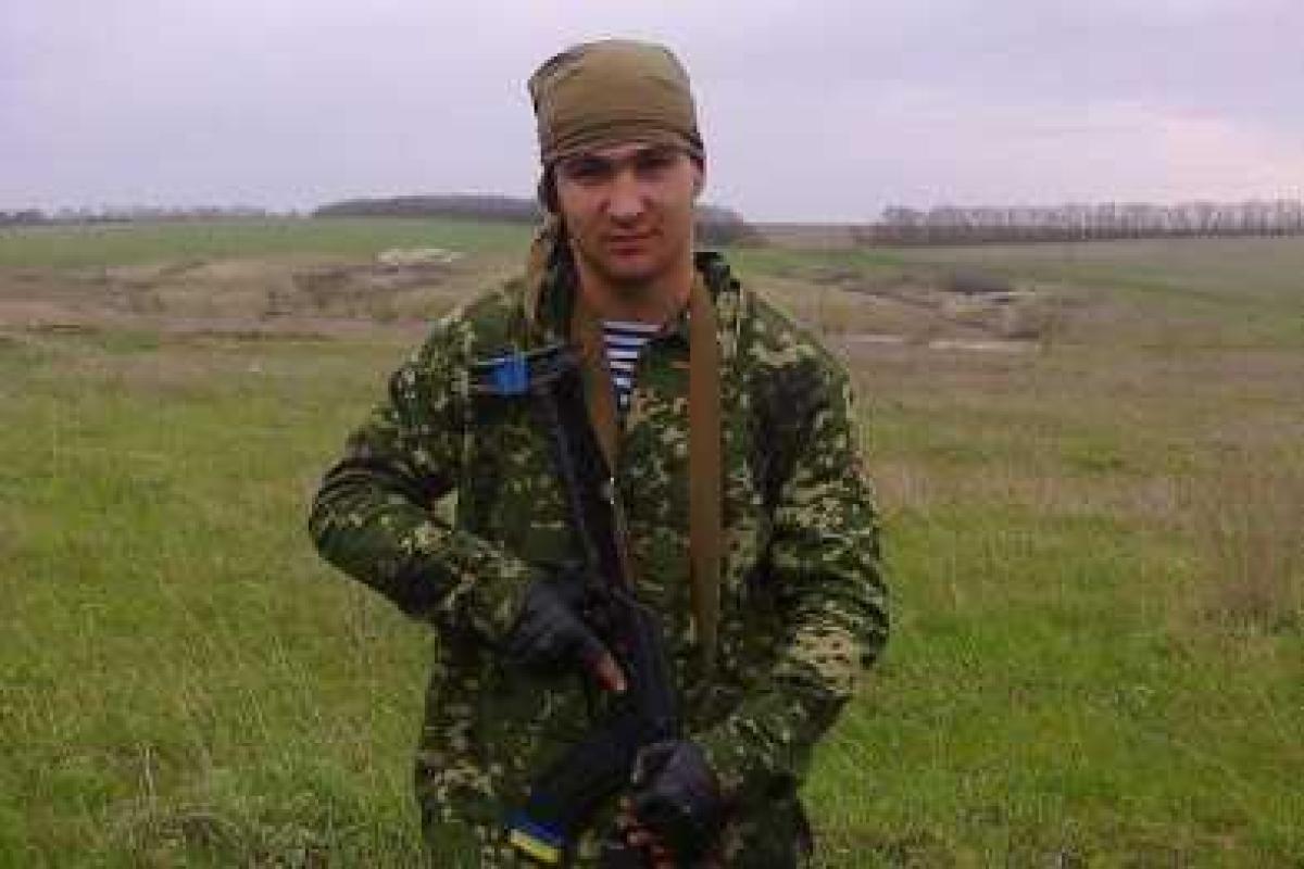 В Мариуполе похоронили бойца АТО, который прошел войну, а погиб в мариупольском такси