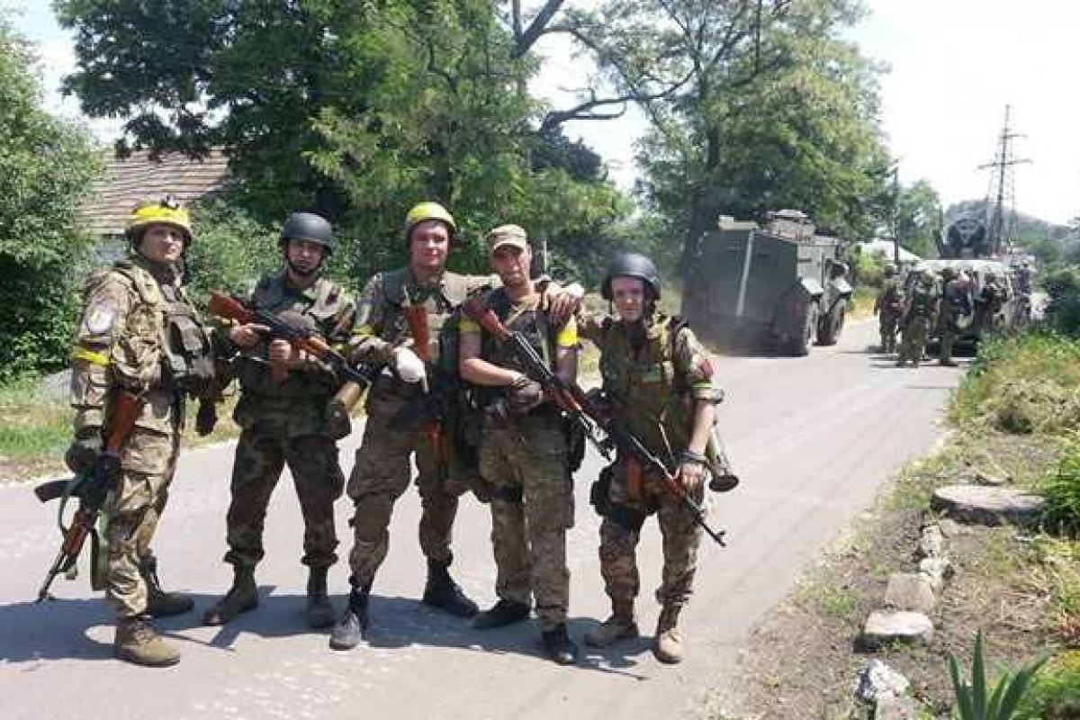 Как украинские силовики зачищали Марьинку - видео Как украинские силовики зачищали Марьинку - видео