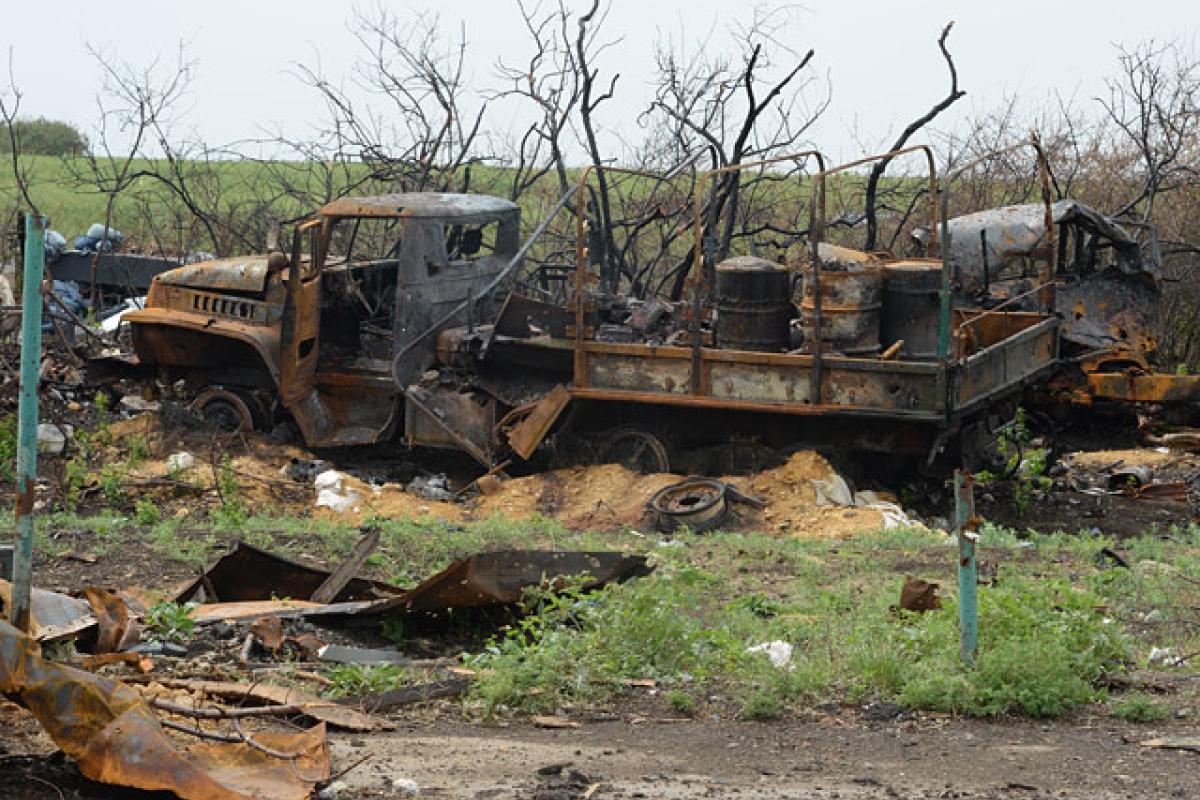 В селе Веселая Гора боевики застрелили трех местных жителей, еще семеро ранены - соцсети В селе Веселая Гора боевики застрелили трех местных жителей, еще семеро ранены - соцсети
