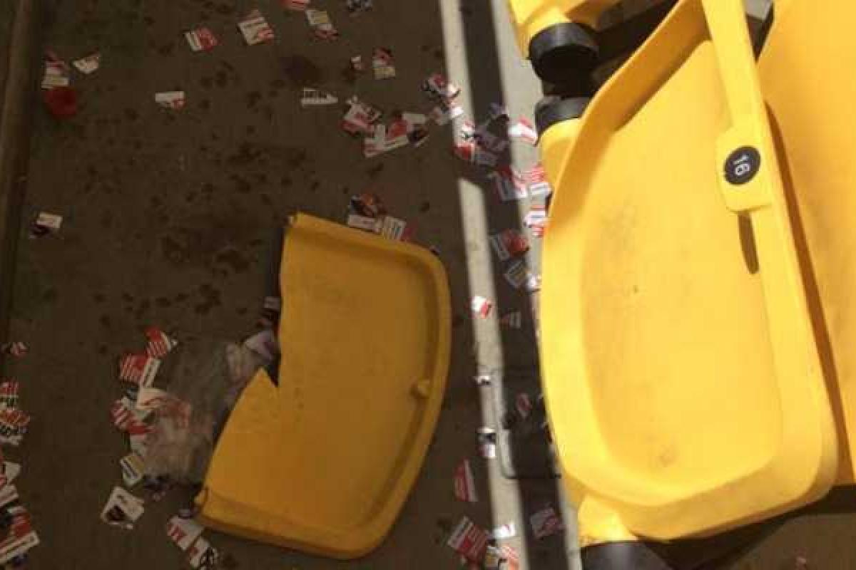 Журналист за 200 гривен пронёс файера на "Олимпийский" Журналист за 200 гривен пронёс файера на "Олимпийский"