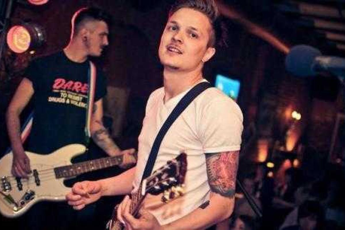 Кузьму невозможно заменить: Женя Галич не будет солистом "Скрябин"