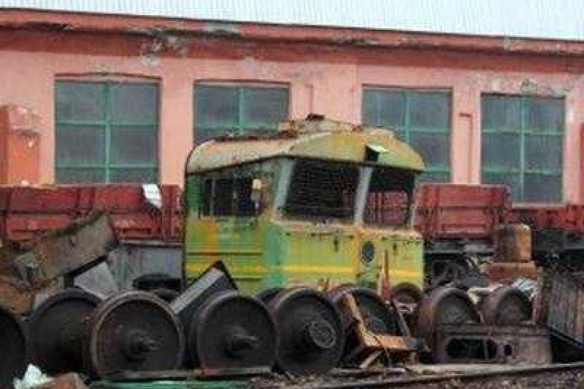 Боевики уничтожают Донбасс: в Дебальцево вывезли все из вагонного депо