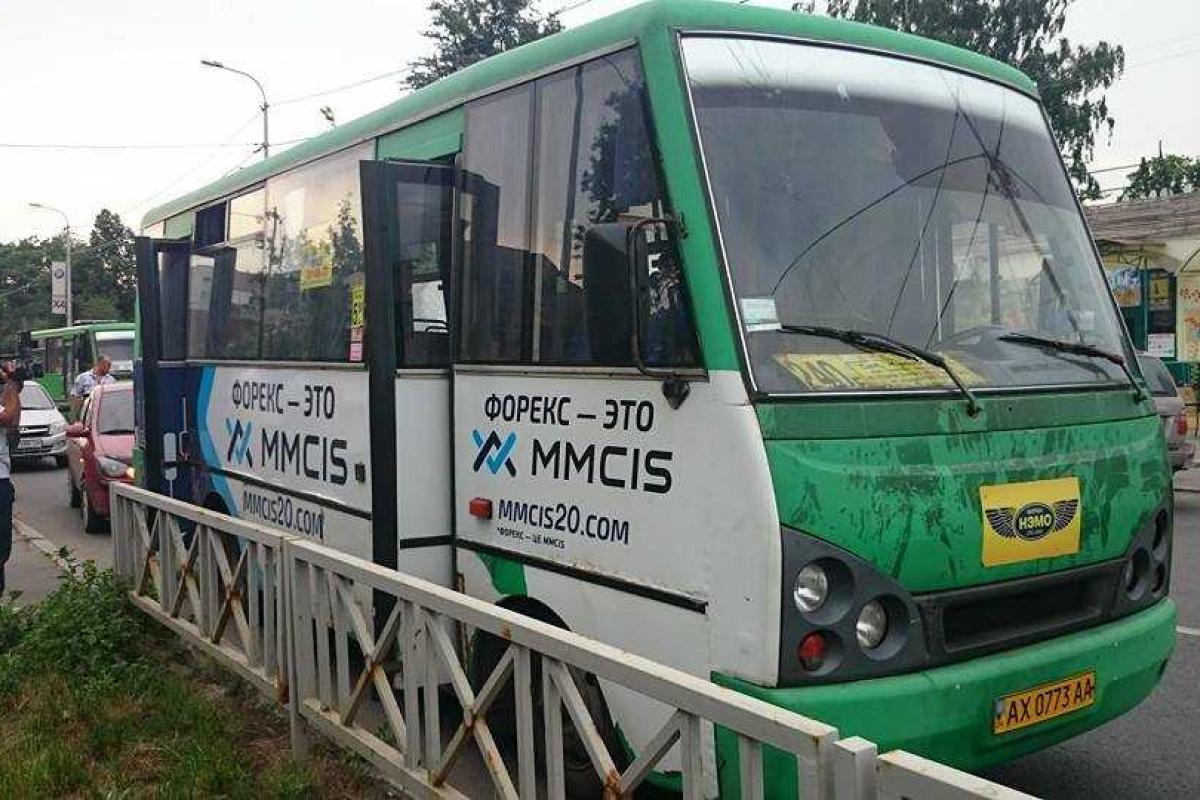 Обстрел маршруток в Харькове: опубликованы фото Обстрел маршруток в Харькове: опубликованы фото