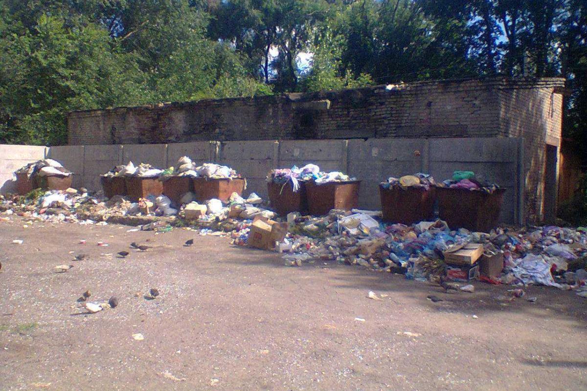 Из Дебальцево несколько недель не вывозится мусор 