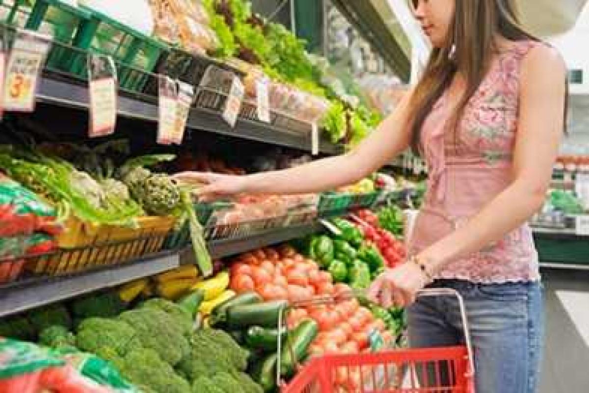 Жителей Мариуполя просят не паниковать - проблем с продуктами нет