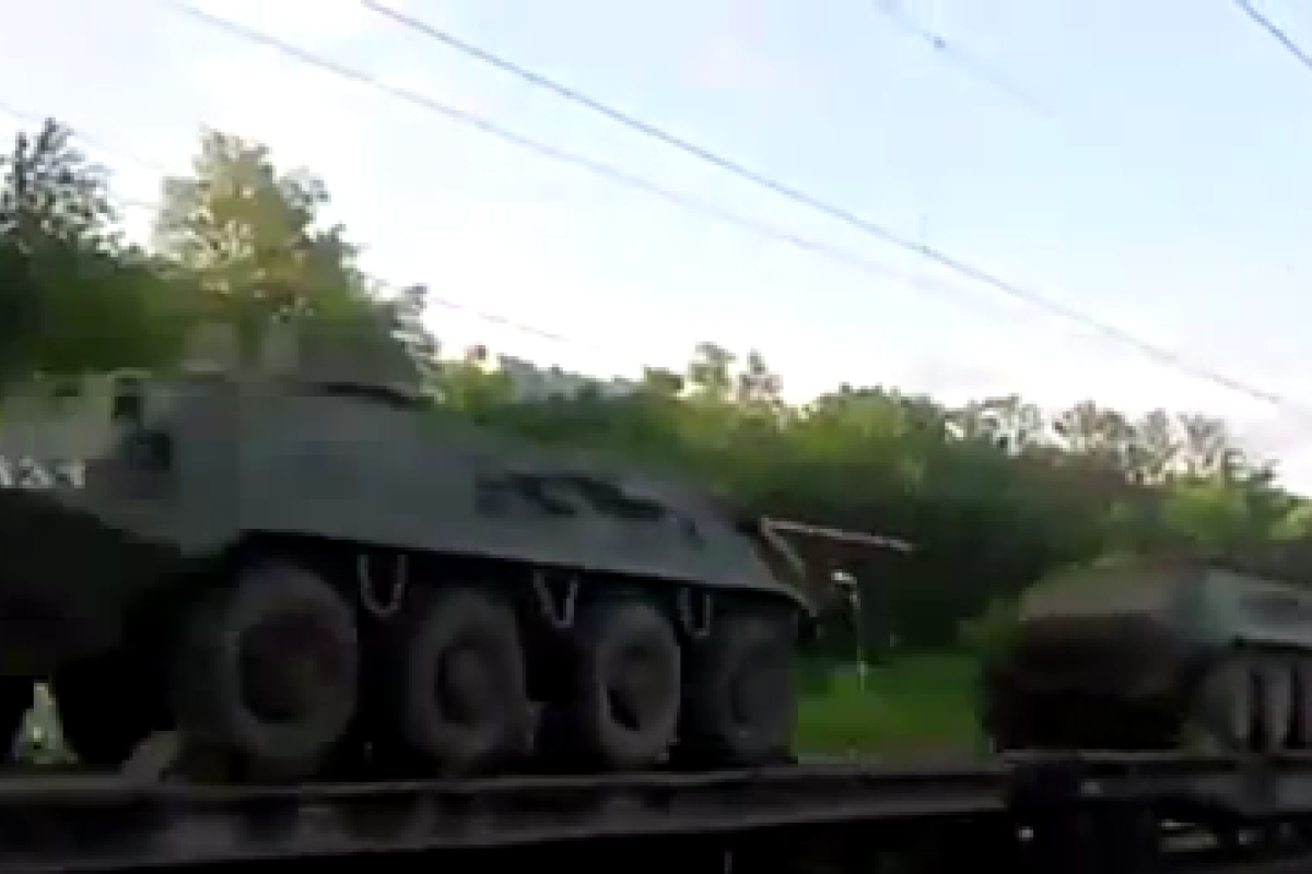 По Ростову проехали гаубицы и военные автомобили По Ростову проехали гаубицы и военные автомобили