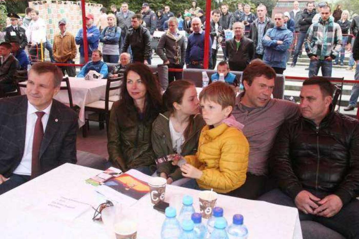 Шо? Олег Царев читает детские книги Шо? Олег Царев читает детские книги