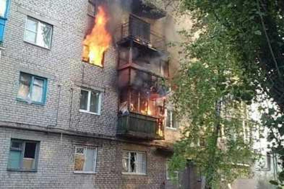 Местные жители в соцсетях составили список попаданий снарядов в дома Донецка Местные жители в соцсетях составили список попаданий снарядов в дома Донецка