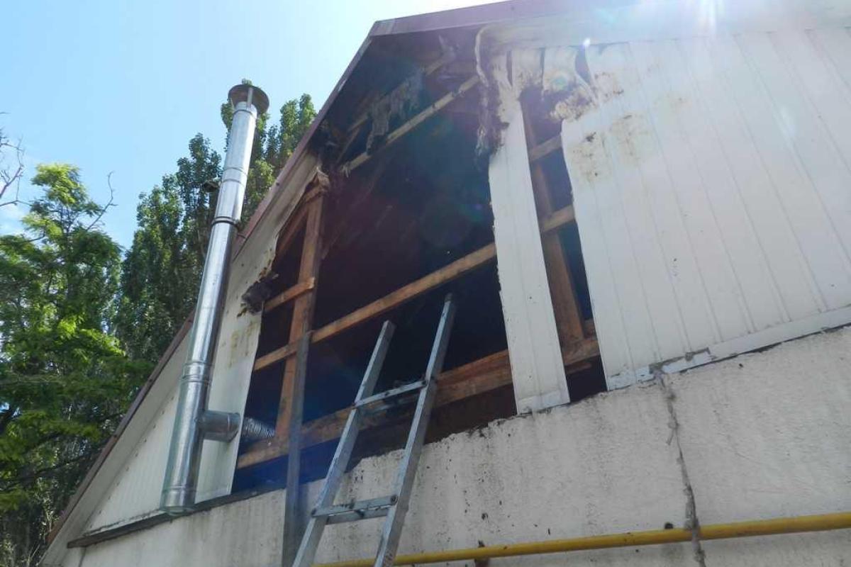 В Херсоне горел жилой дом В Херсоне горел жилой дом