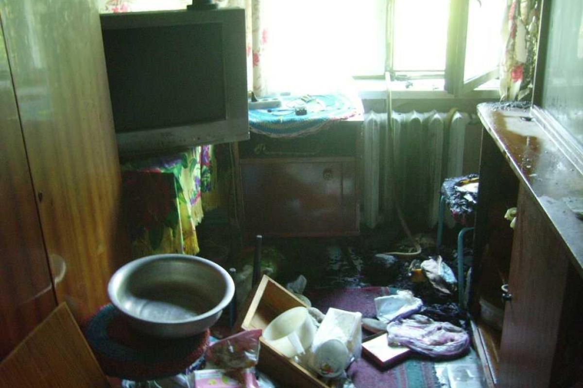 В Херсоне спасатели ликвидировали пожар в жилом доме В Херсоне спасатели ликвидировали пожар в жилом доме