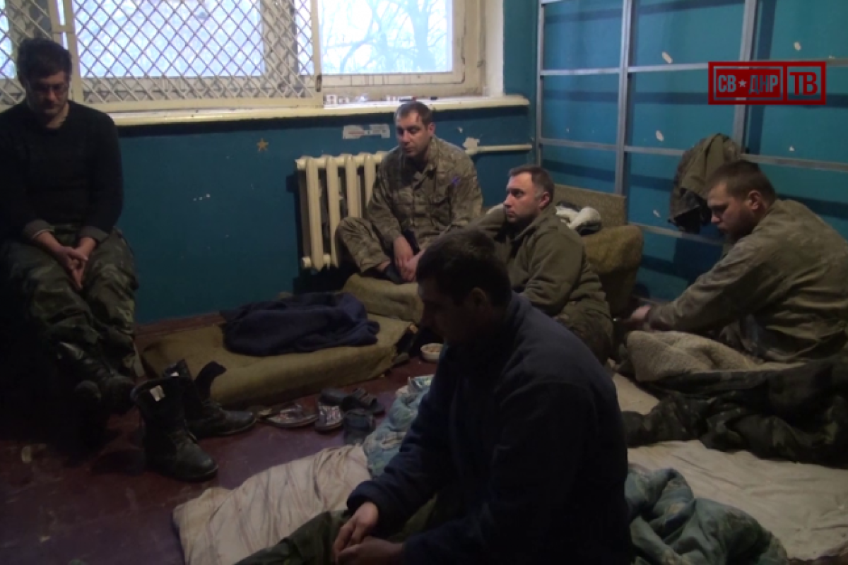 Украинский боец рассказал, как боевики издеваются над пленными украинскими военными